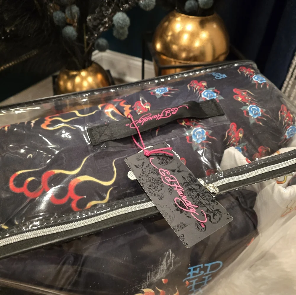 Ed Hardy Hot Flames Tattoo Roses QUUEN 8 piece complete Bedding set new